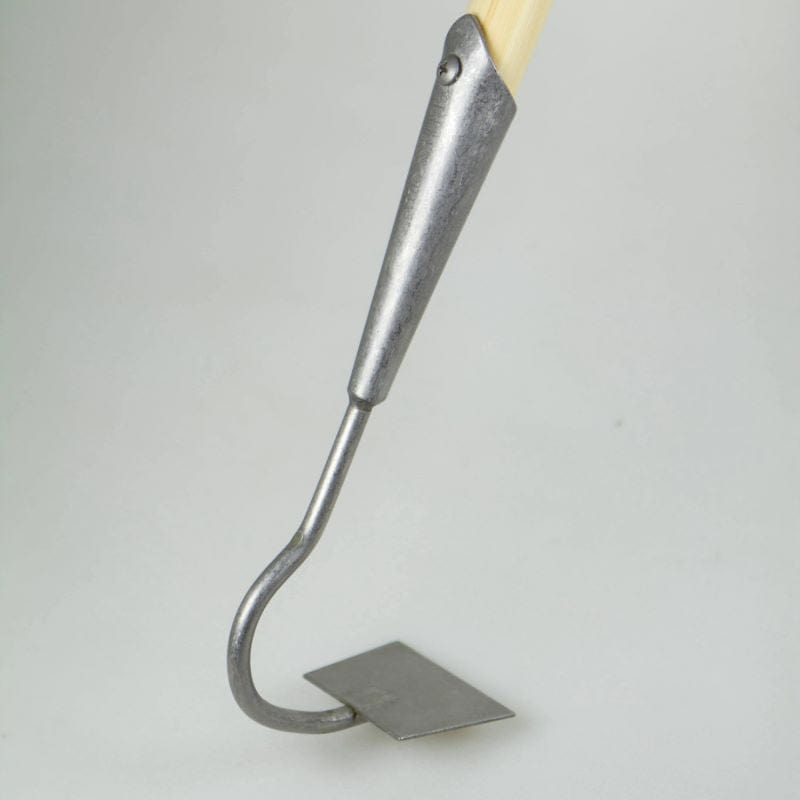 dt-brown HARDWARE Darlac Bamboo Narrow Draw Hoe Long Handle